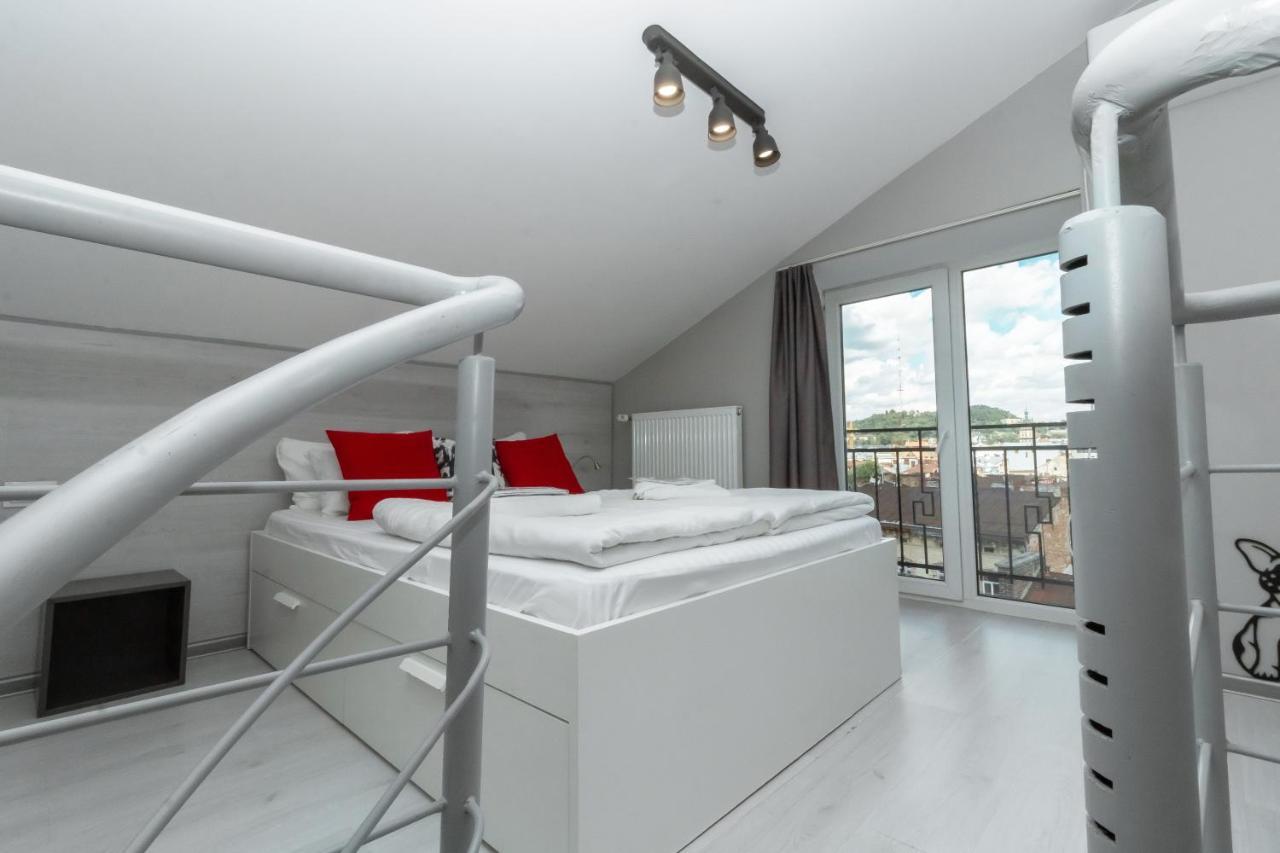 Stories Hub Aparthotel 3*