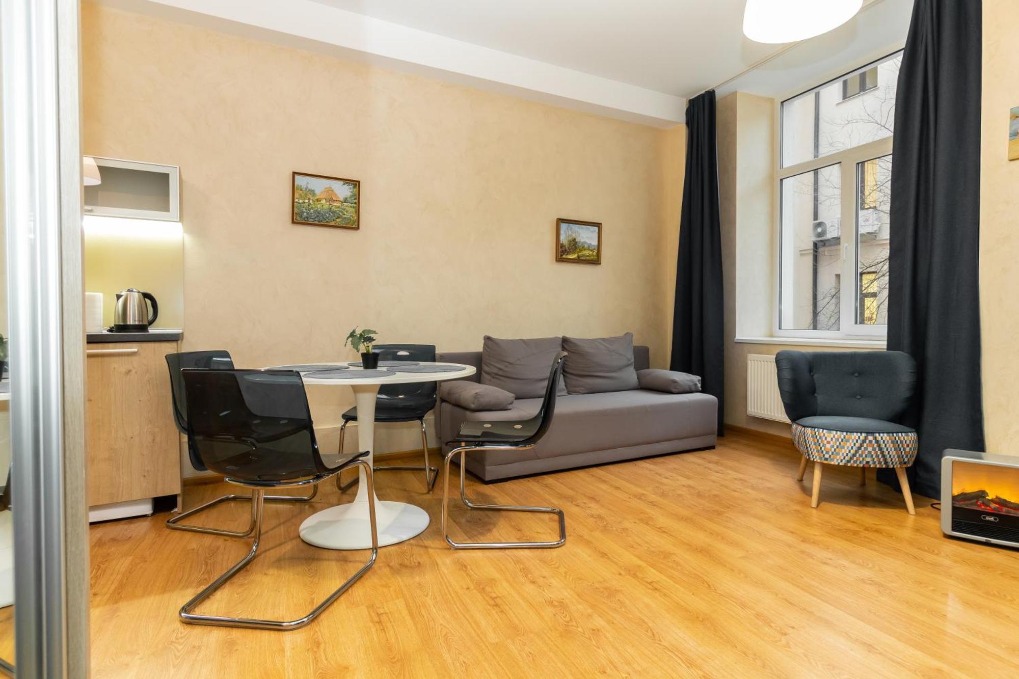 Aparthotel Stories Hub 3*